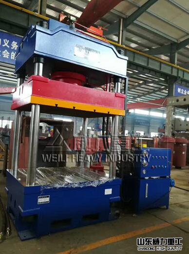 315噸四柱液壓機車間