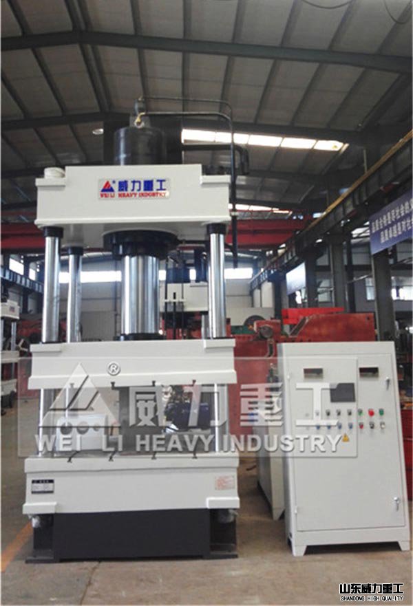 200噸四柱液壓機車間