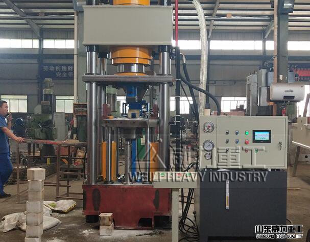 <b>200噸鹽磚成型液壓機</b>