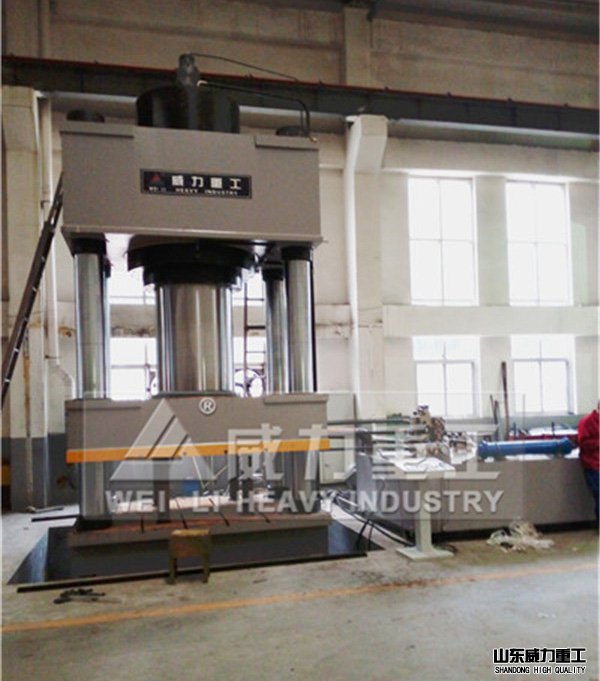 2000噸液壓機(jī)車間